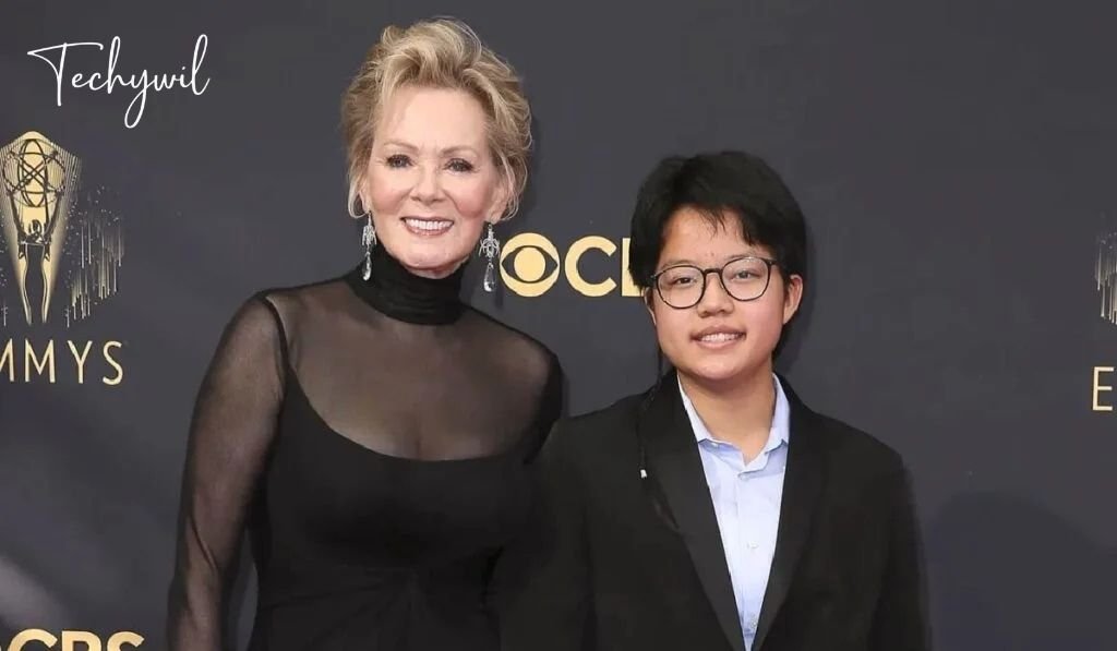 Jean Smart poses with her son, Connor Douglas Gilliland, at the Emmys, showcasing their close bond in a public appearance